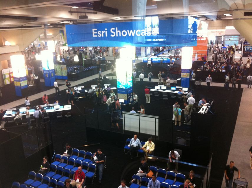 exhibit_hall_from_above2_sm.jpg