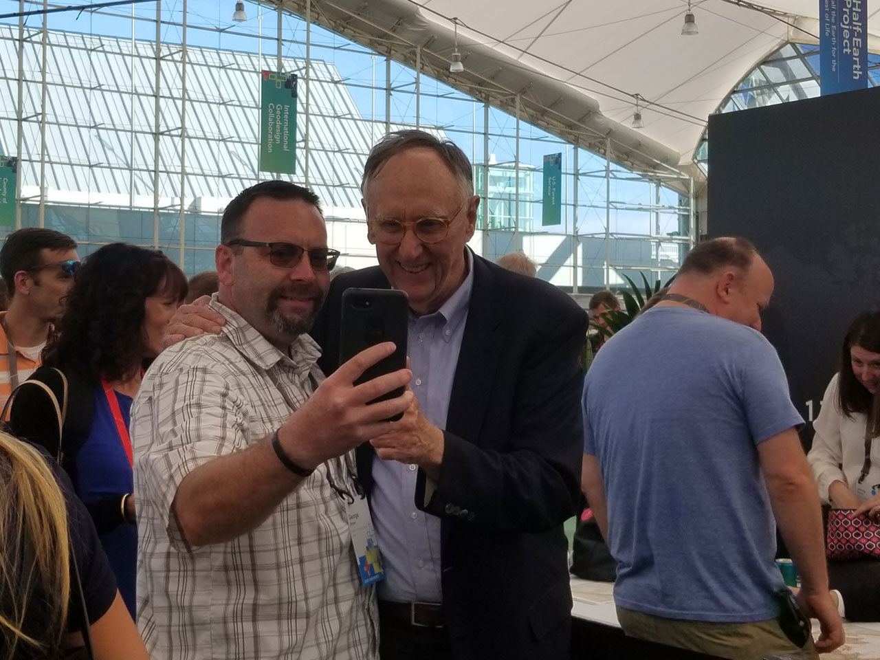 Jack Dangermond takes selfie