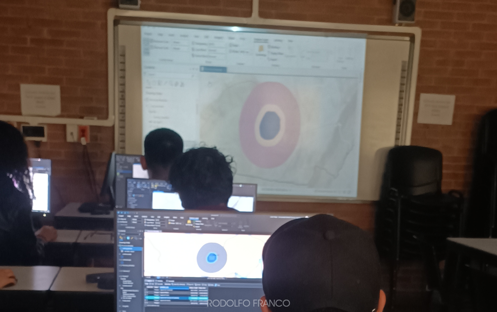 Foto_aula_R_Franco2.png Foto_aula_R_Franco2.png